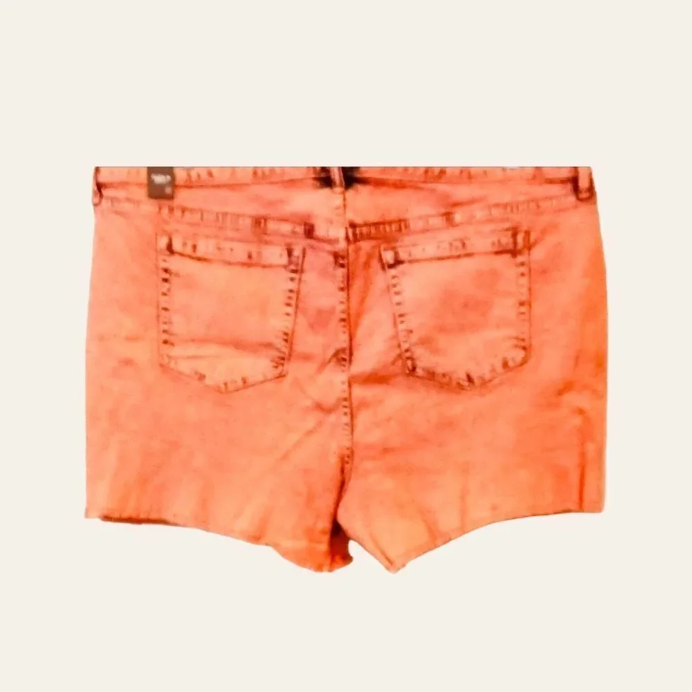 New Torrid Plus Size Coral Acid Wash Mid- Rise Vintage Shorts. - Picture 10 of 16